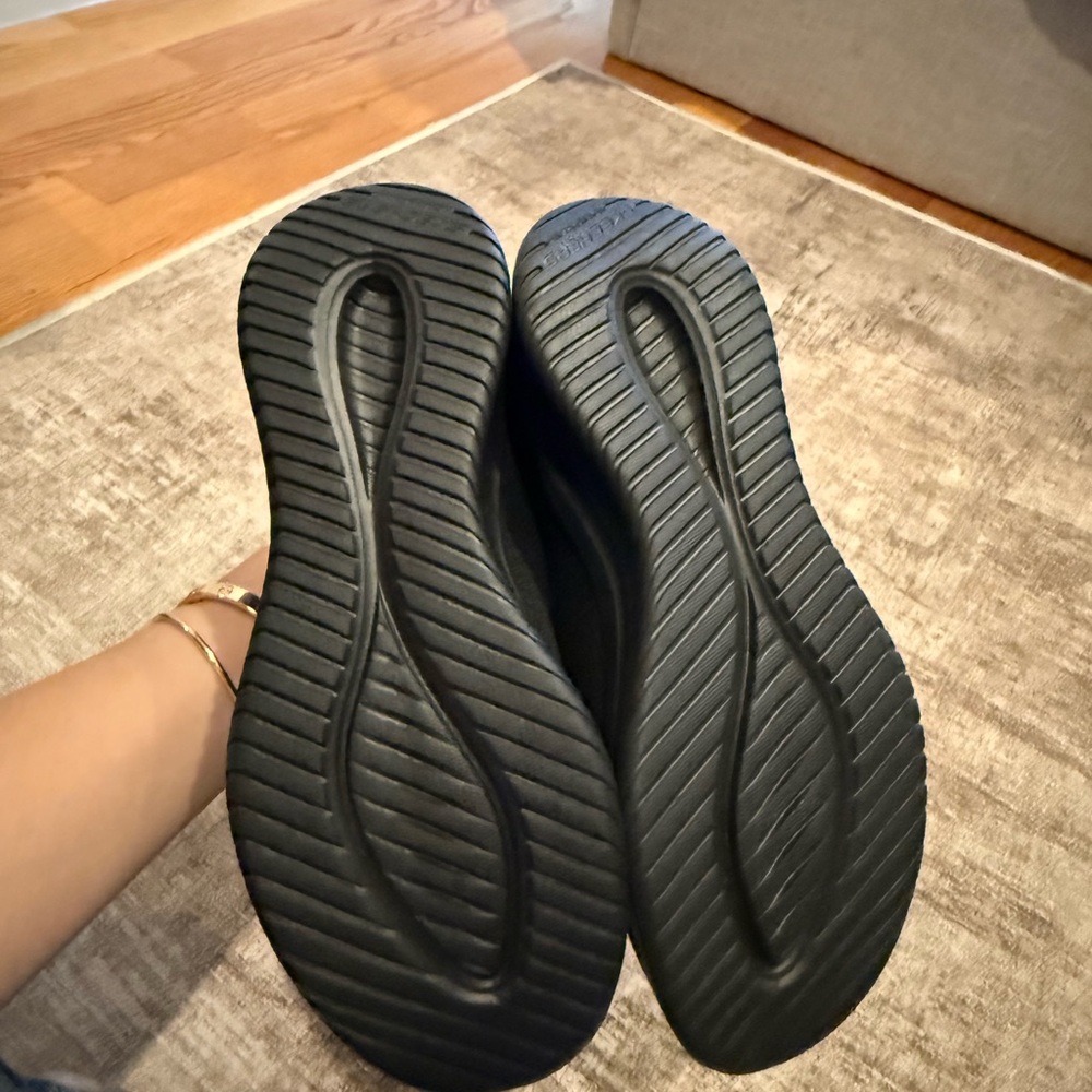 New! Skechers Kids Black Slip-On Sneakers with Cushioned Sole - Picture 3 of 5
